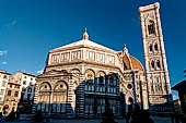 Firenze - Piazza Duomo il battistero e il campanile di Giotto. 